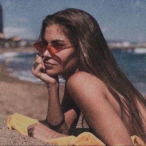 Meet your Posher, Natalie